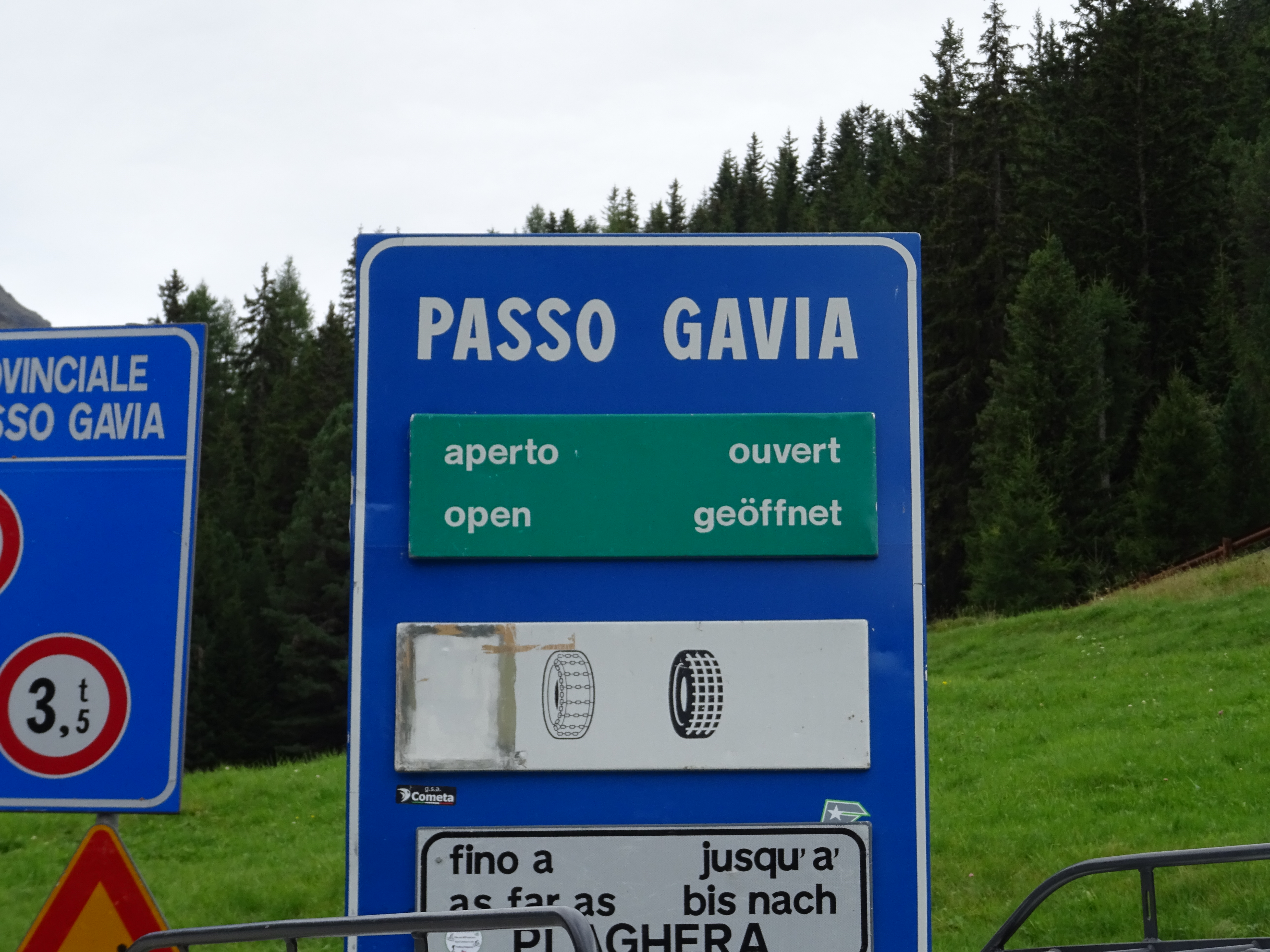 0A74585F-2C63-41C9-8926-57CC01635860